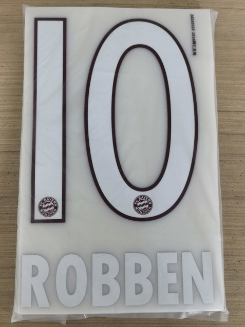 Bayern Munich 2015-16 Home Football Nameset - Robben (Repro)