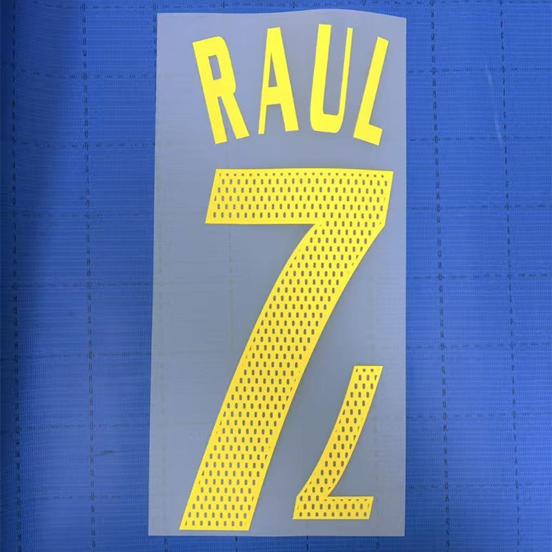 Spain 2002 Home Football Nameset - Raul 7/Morientes 9 (Repro)